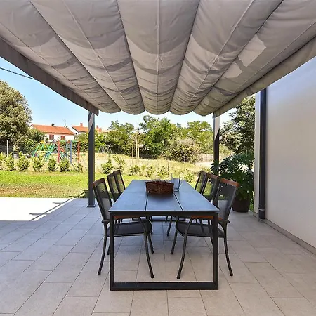 Villa Tamara 2044