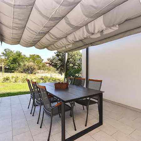 Tamara 2044 Villa Pola