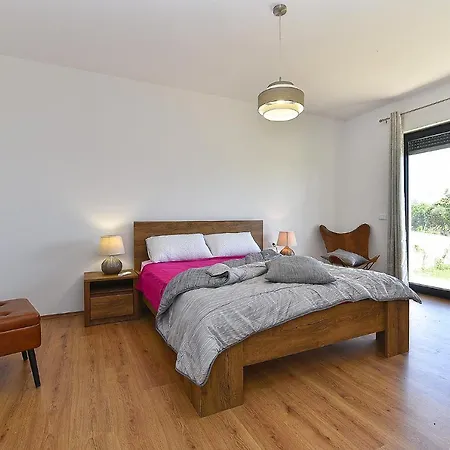 Villa Tamara 2044