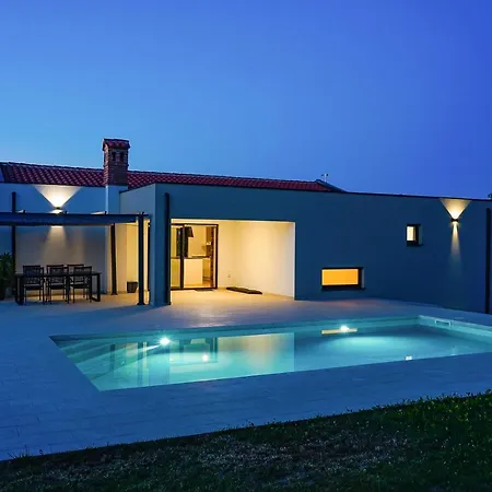 Tamara 2044 Villa Pola