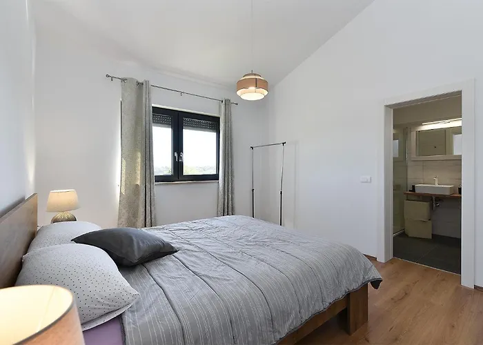 Tamara 2044 Βίλα