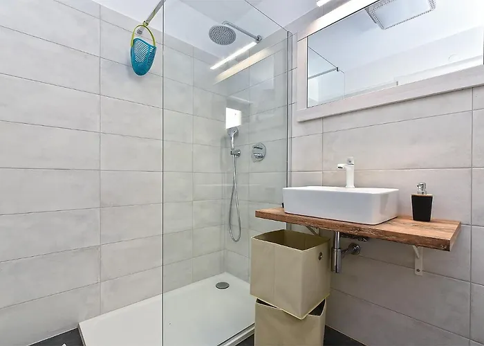 Tamara 2044 * Πούλα