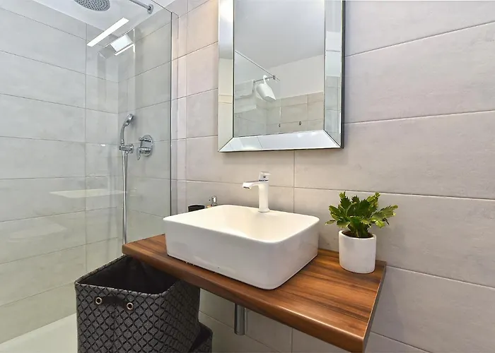 Tamara 2044 Βίλα