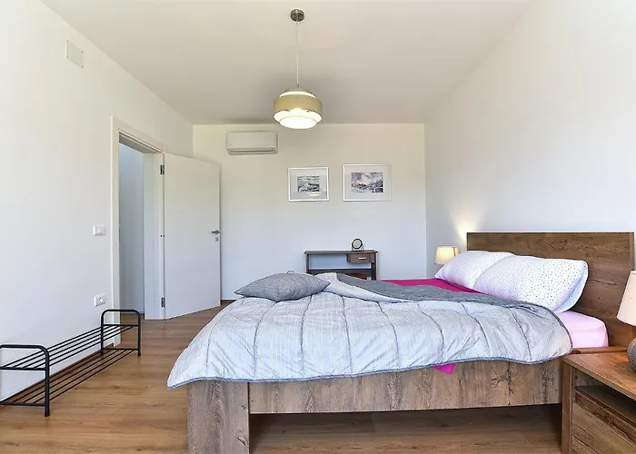 Tamara 2044 Βίλα *