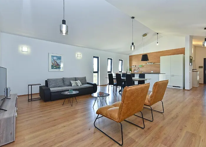 Βίλα Tamara 2044 *