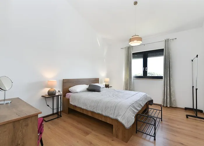 Tamara 2044 Βίλα